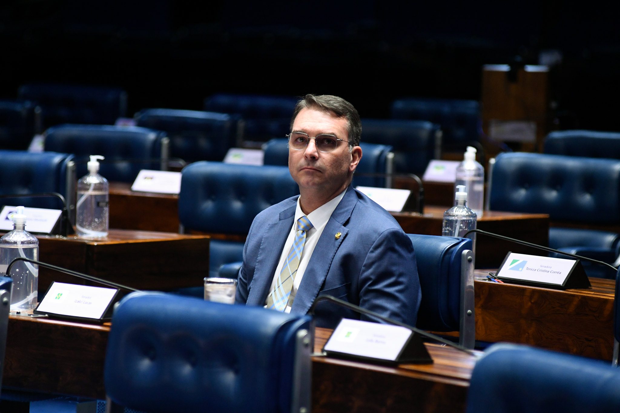Alexandre de Moraes suspende visitas de Flávio a Jair Bolsonaro por 90 dias