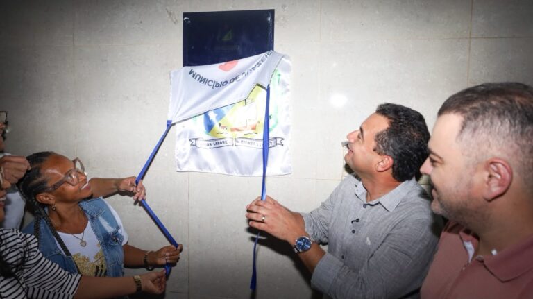 Andrei Gonçalves inaugura iluminação em LED no Parque Centenário durante aniversário de Juazeiro