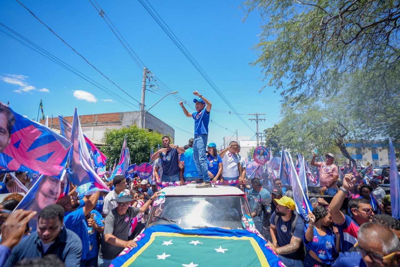 Caminhada da mudança reúne milhares de apoiadores de ACM Neto em Araci