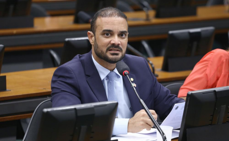 Capitão Alden protocola PEC na Câmara que endurece punição para menores em crimes hediondos
