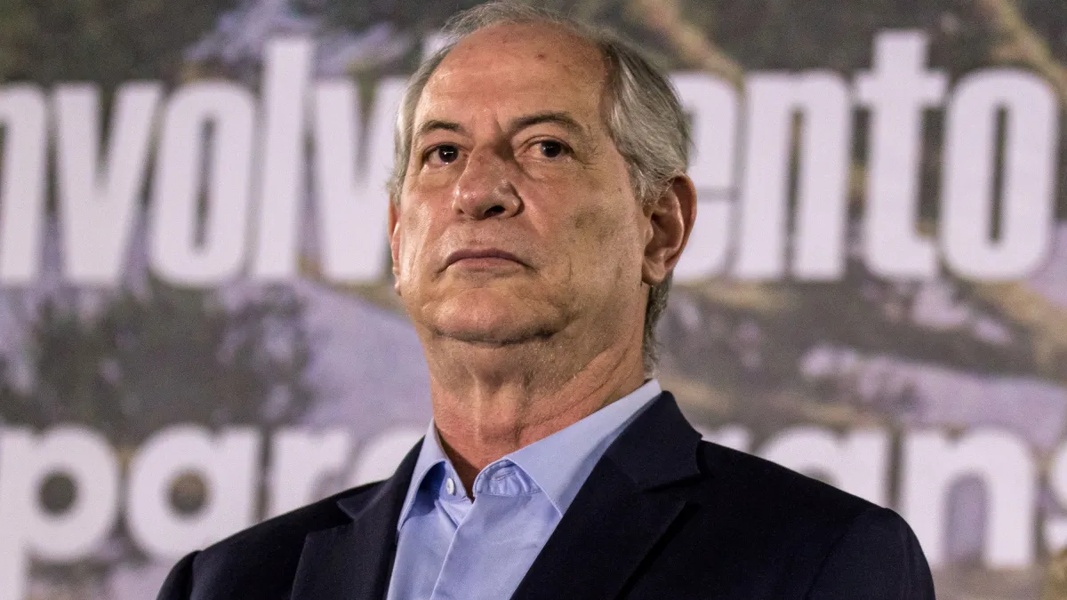 Ciro Gomes desiste de concorrer à Presidência em 2026