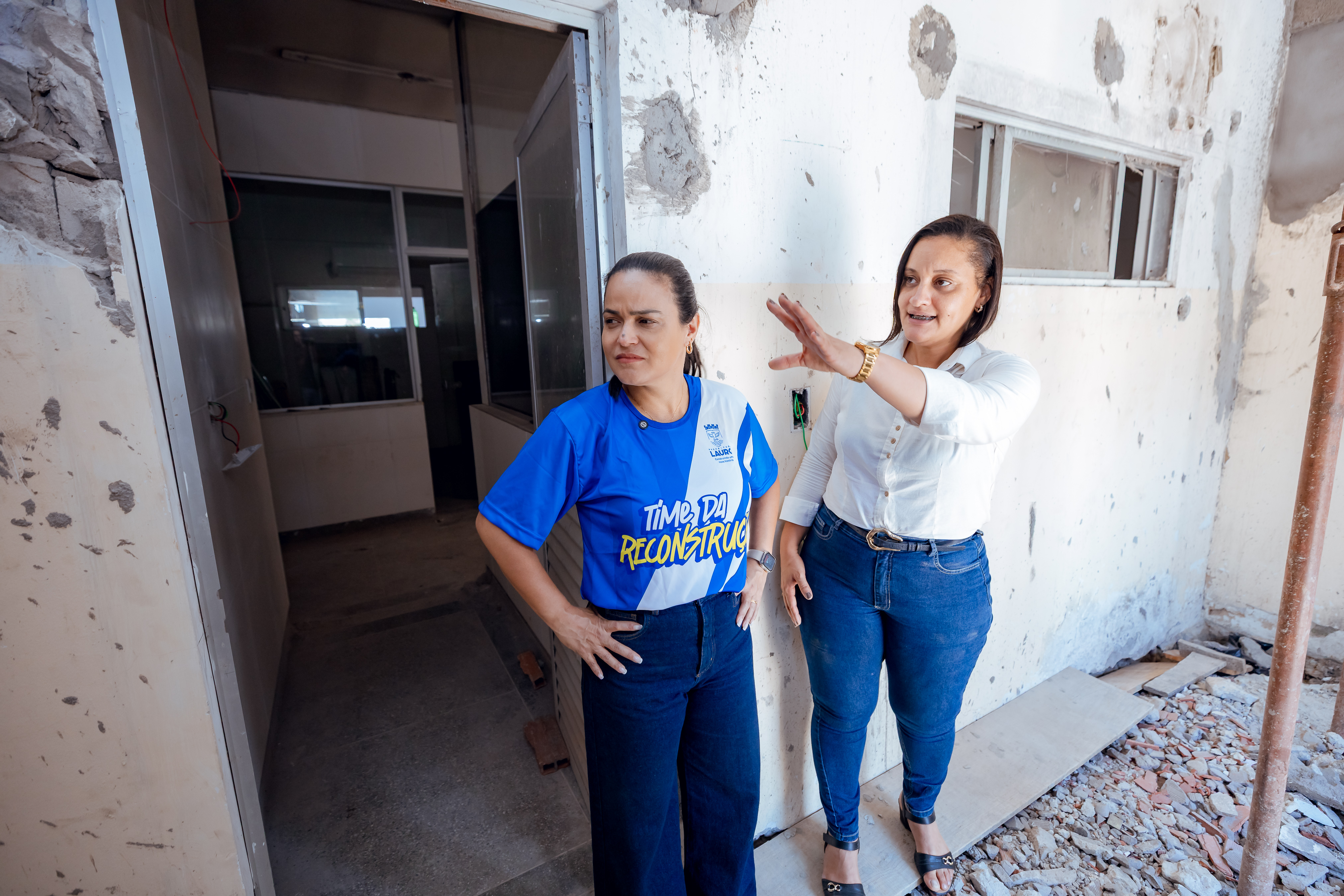 Débora Régis realizada visita a obra da Cozinha Comunitária em Lauro de Freitas