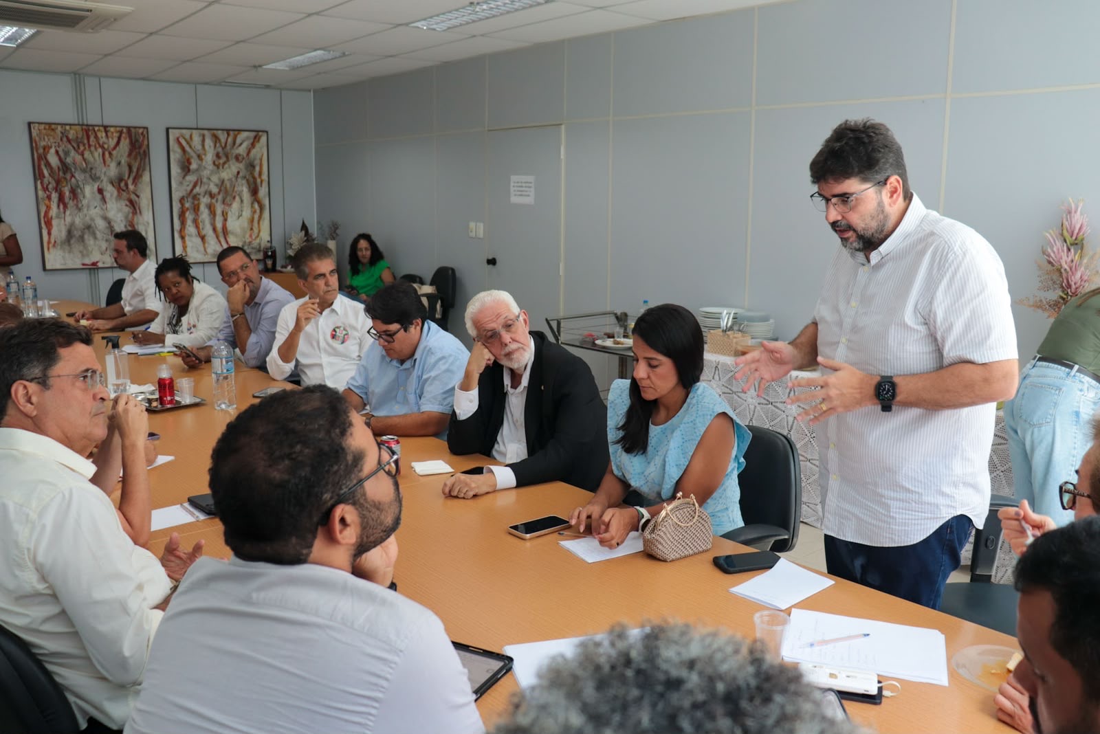 Deputados do PT se reúnem para debater estratégias para campanha de Lula