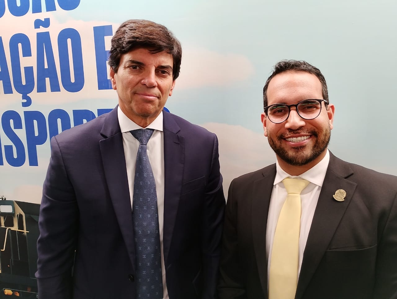 DIRETO DE BRASÍLIA: Cláudio Cajado destaca crescimento de Felipe Santana e defende “política da palavra” durante entrevista na capital federal