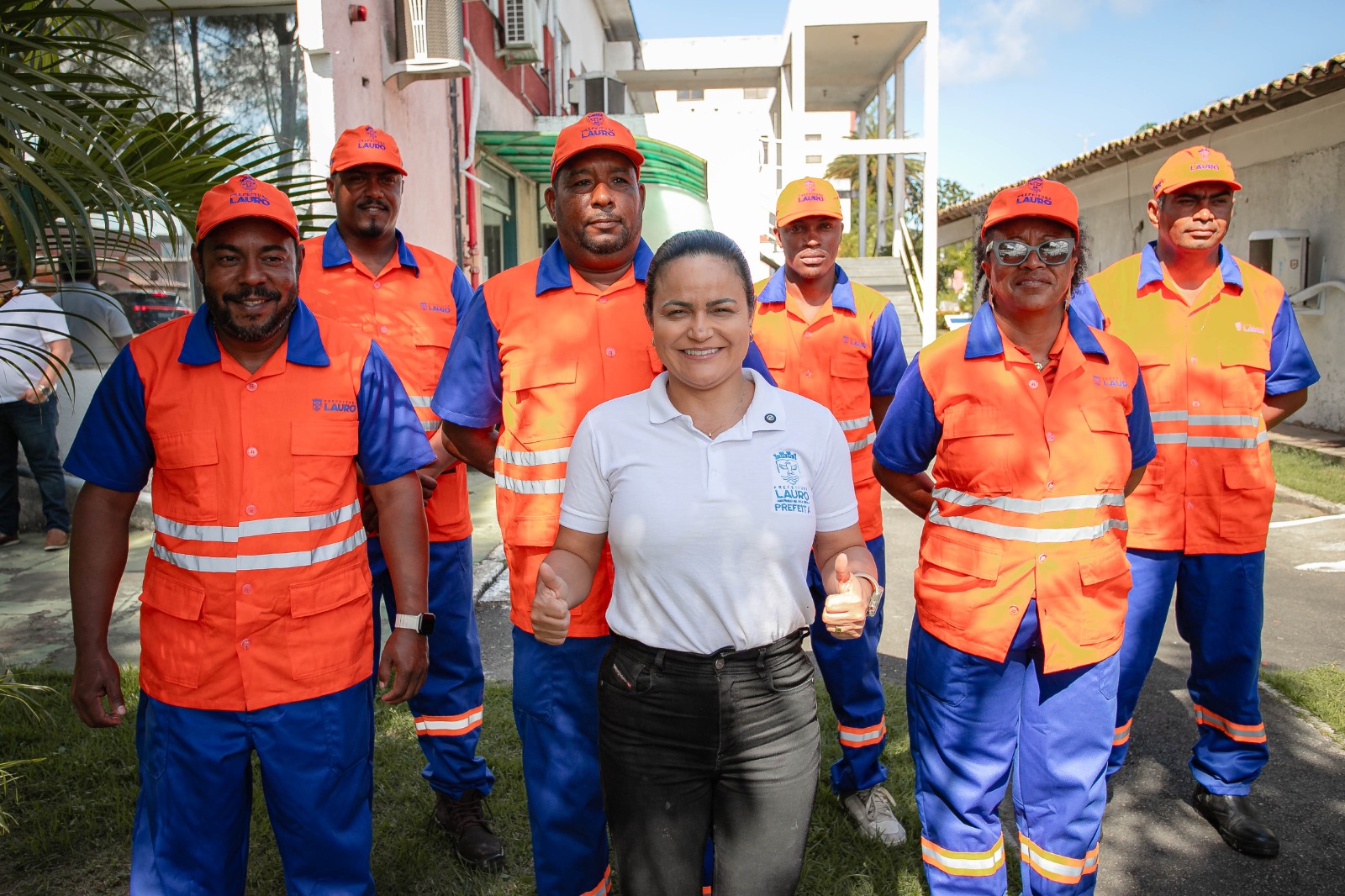 "Entrega representa um investimento nas condições de trabalho da equipe", afirma prefeita de Lauro de Freitas Debora Régis