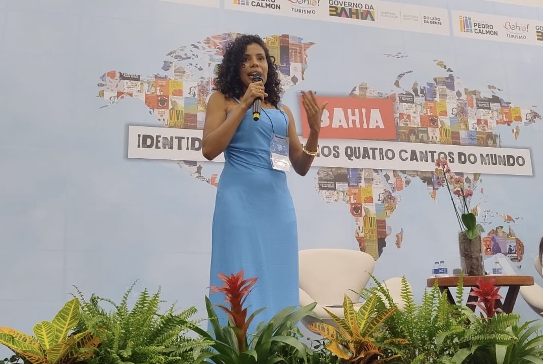 Escritora itabunense Thaíse Santana participa da Bienal do Livro da Bahia 2026
