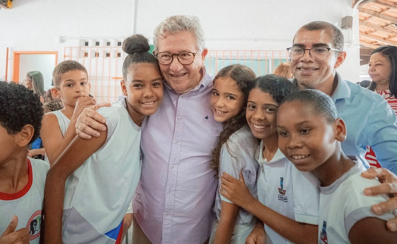 “Estamos construindo uma educação pública cada vez mais forte e de qualidade”, declara Caetano sobre melhoria no Ideb de Camaçari
