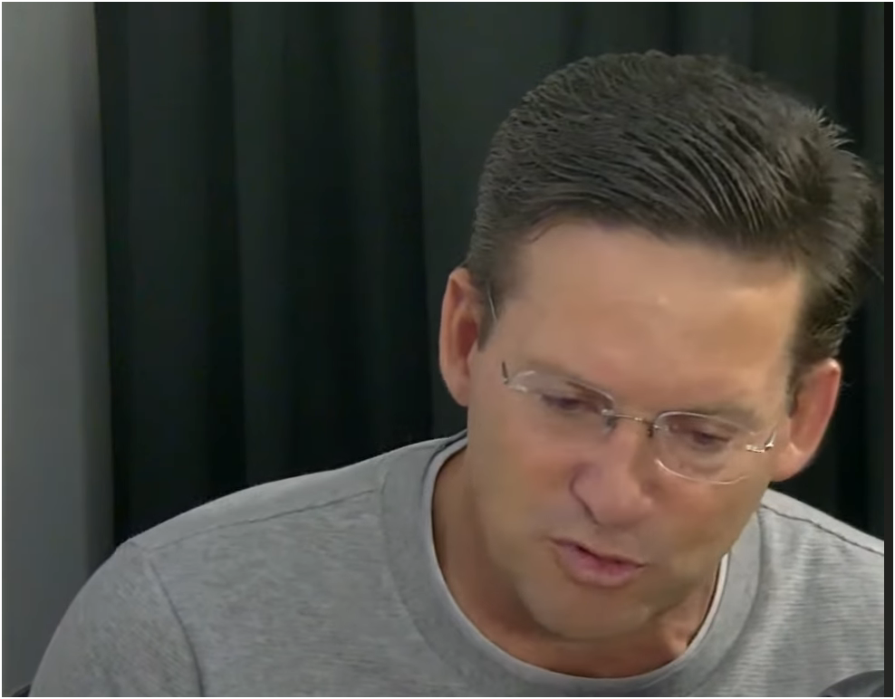 João Roma destaca habilidade de Flávio Bolsonaro e queda na rejeição do pré-candidato