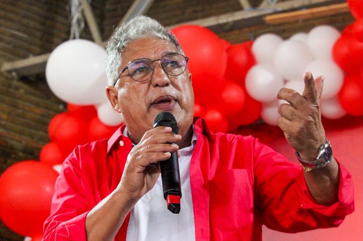 Líder do governo rebate ACM Neto e aponta incoerências na sabatina