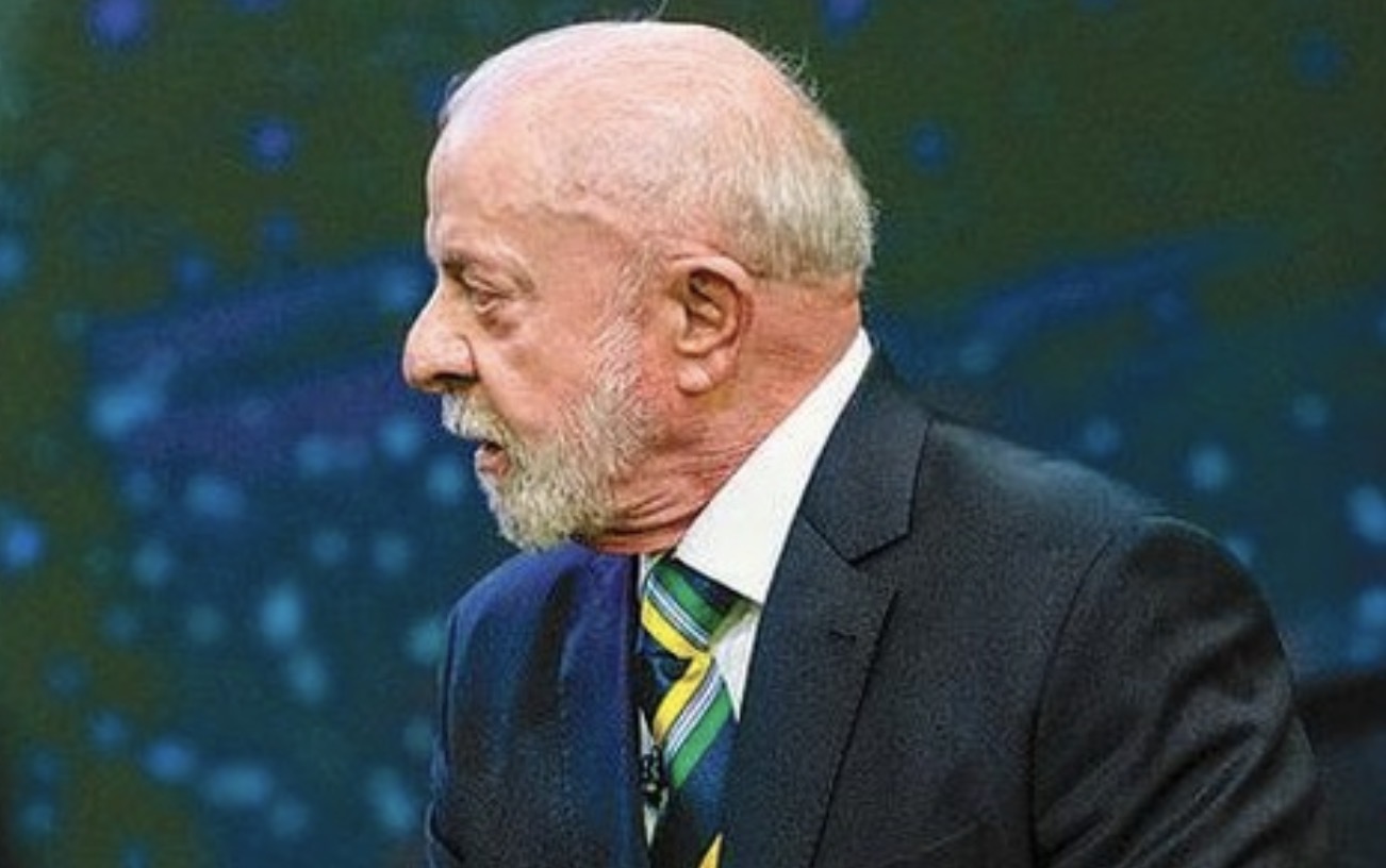 Lula pede voto e alerta para risco à democracia: “Ou a gente mantém a democracia funcionando ou vai ter um miliciano governando”