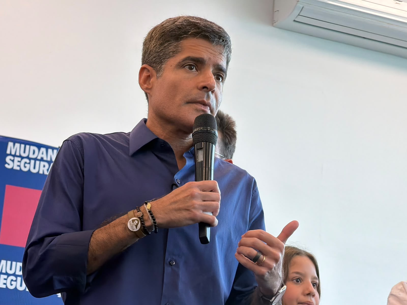 “Mudança com segurança” foi slogan pensado por João Santana e equipe, revela ACM Neto