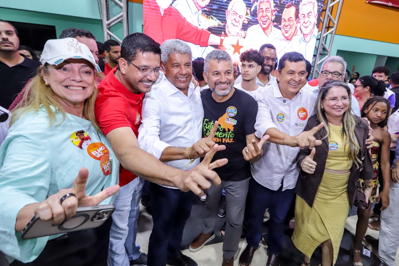 Na estreia do PGP, em Irecê, Elmo Vaz anuncia obras do governo estadual