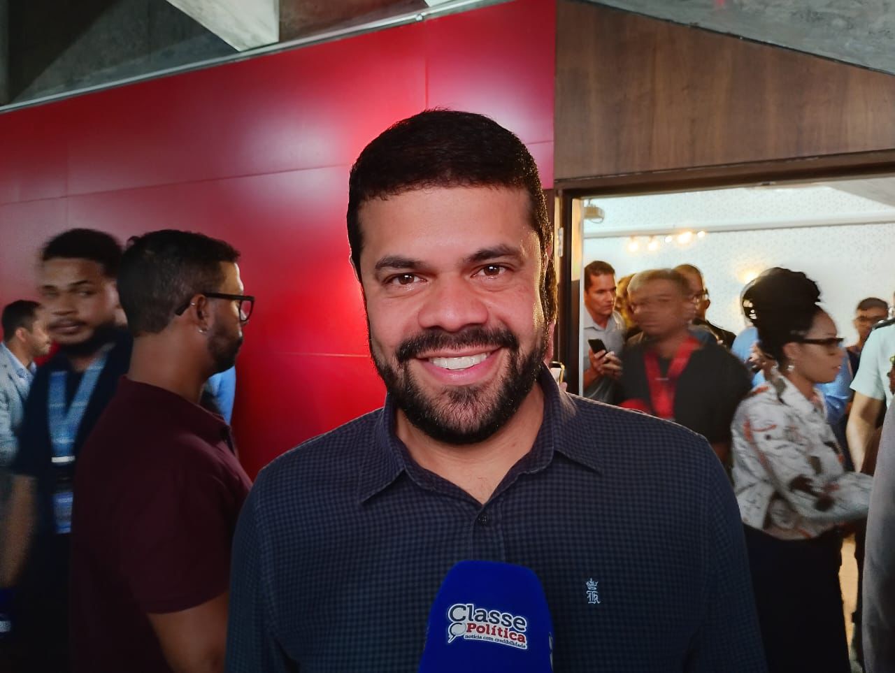 “Não tenho dúvida da eleição de Jerônimo no primeiro turno”, afirma Léo de Neco