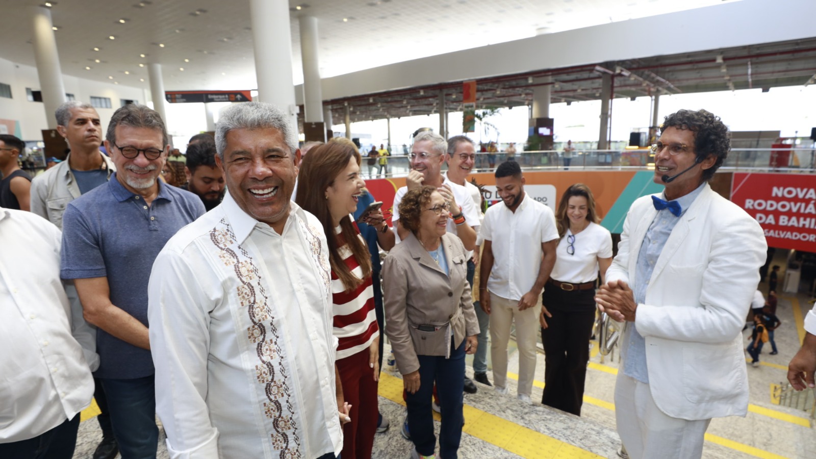 No aniversário de Salvador, governador acompanha apresentação do Neojiba na Nova Rodoviária