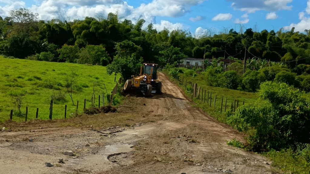 Prefeitura de Itabuna melhora as condições de tráfego da estrada do Cafezal