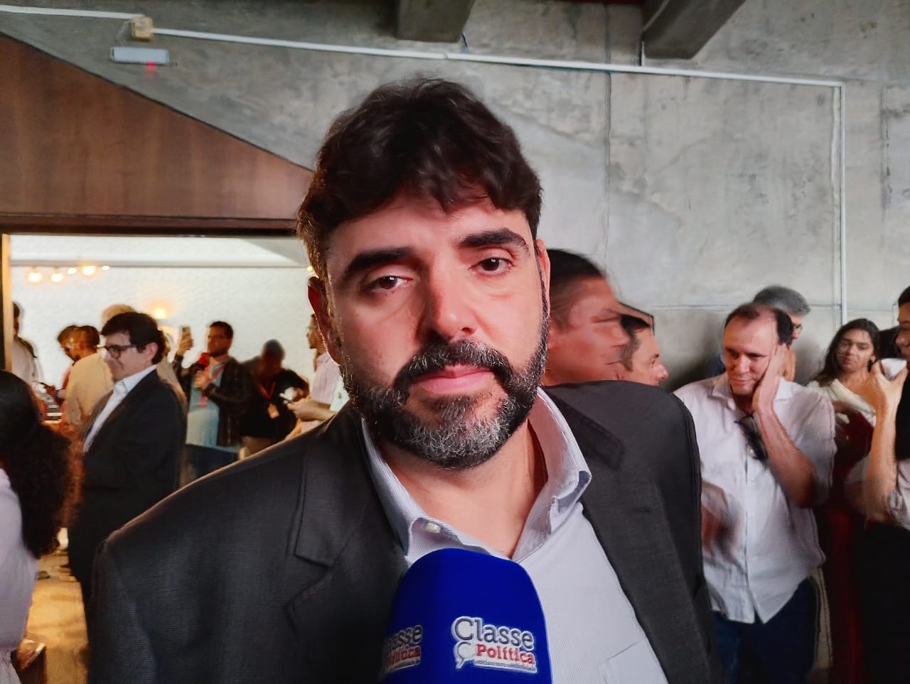 “Quem diz que vai humilhar terá que mostrar como”, rebate Adolpho Loyola após declaração de ACM Neto