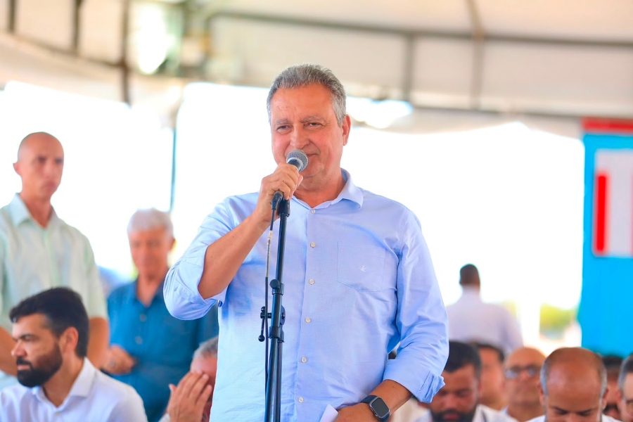 Rui destaca educação como instrumento de transformação social e compara indicadores de Salvador e Itatim