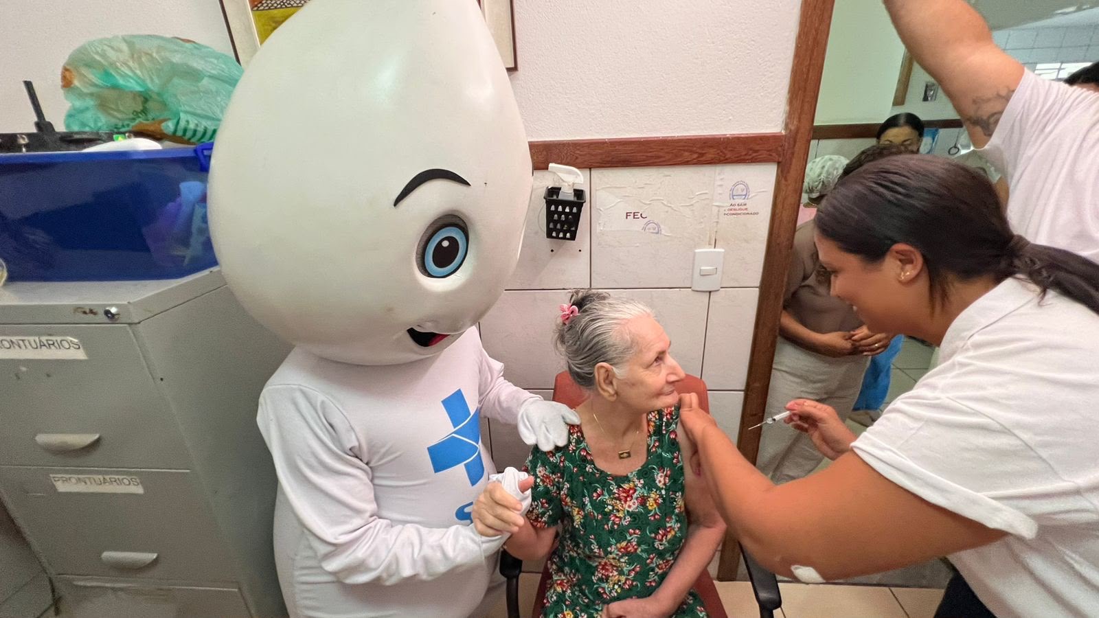 Salvador aplica 2,2 mil doses de imunizantes durante o Dia D de vacinação realizado neste sábado