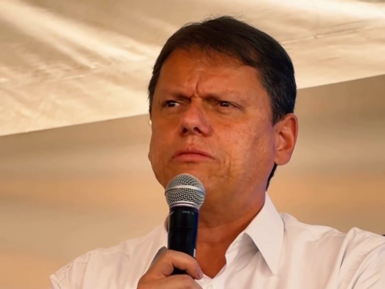 Tarcísio cobra apuração no STF e diz que Mendonça tem “amplo apoio popular”