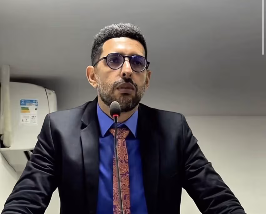 “Um servidor público bem tratado trabalha por dez”, diz Nilton Sapucaia ao dobrar ticket alimentação da Câmara de Lauro de Freitas