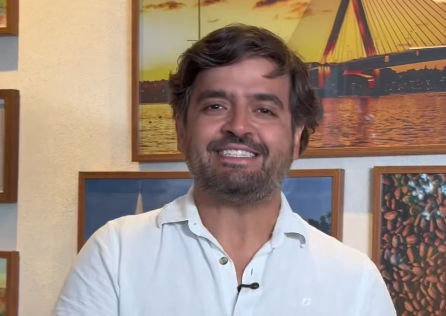 Valderico Júnior promove reforma administrativa com 53 exonerações e 51 nomeações em Ilhéus