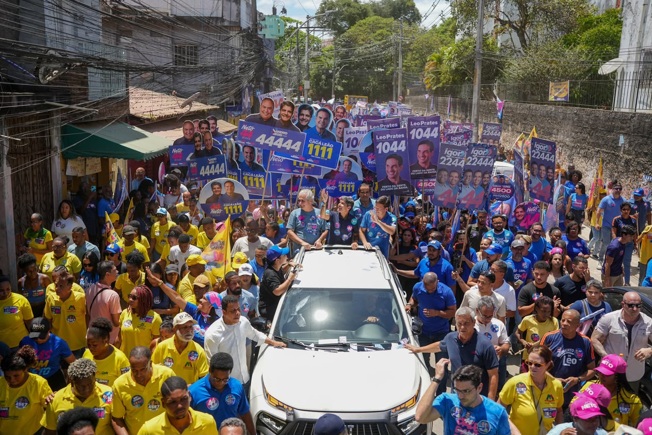 "Vamos firmar parceria com os municípios para ampliar pré-escola, alfabetizar os alunos aos seis e sete anos de idade”, diz ACM Neto durante caminhada em Salvador