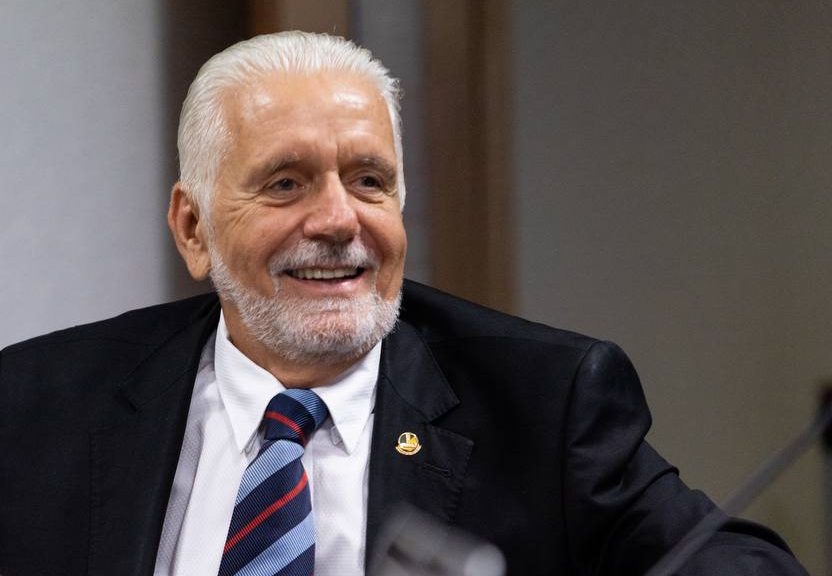 Wagner chama ameaça de corte de cestas básicas de “baixaria” e defende punição